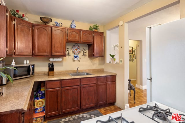6021 Romaine Street, Los Angeles, CA 90038 — photo 15 of 21