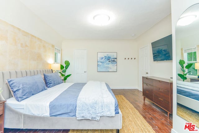 1017 S Alfred Street, Los Angeles, CA 90035 — photo 15 of 63