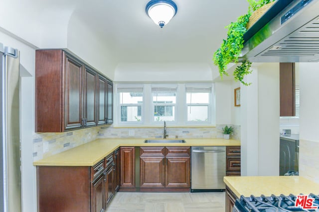 1017 S Alfred Street, Los Angeles, CA 90035 — photo 23 of 63