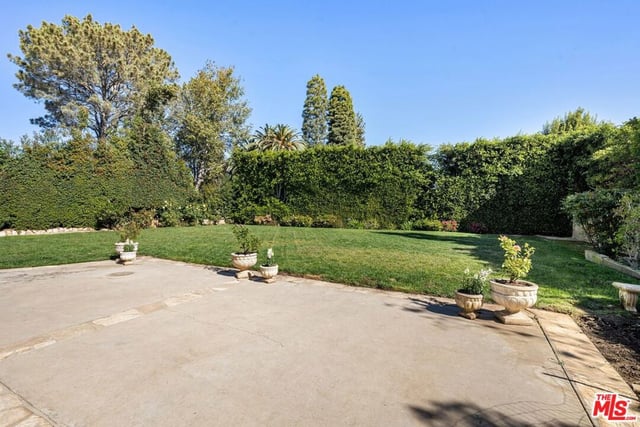 1300 Capri Drive, Pacific Palisades, CA 90272 — photo 16 of 18