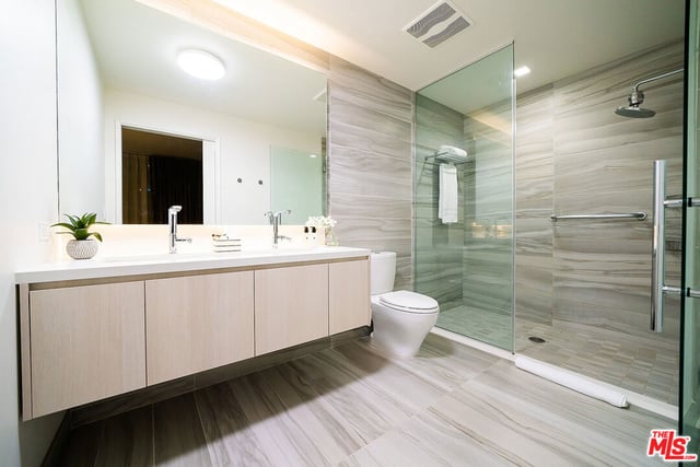 1050 S GRAND Avenue 901, Los Angeles, CA 90015 — photo 11 of 31