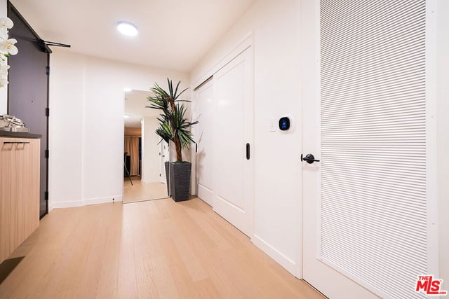 1050 S GRAND Avenue 901, Los Angeles, CA 90015 — photo 12 of 31