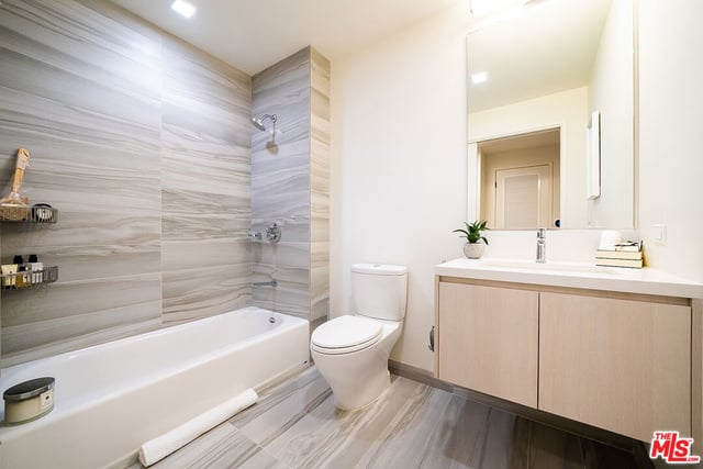 1050 S GRAND Avenue 901, Los Angeles, CA 90015 — photo 17 of 31
