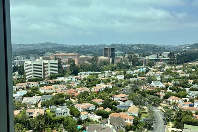 10727 Wilshire Boulevard 2002, Los Angeles, CA 90024 — photo 15 of 45