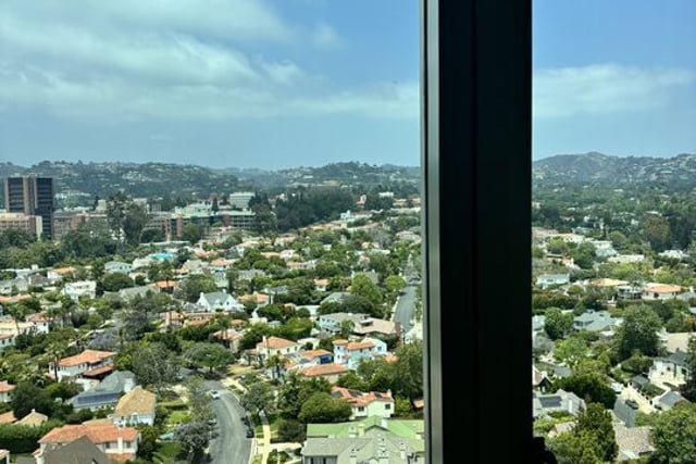 10727 Wilshire Boulevard 2002, Los Angeles, CA 90024 — photo 16 of 45