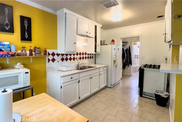 1837 Beloit Avenue, Los Angeles, CA 90025 — photo 37 of 47