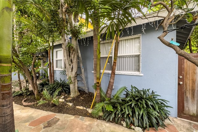 1837 Beloit Avenue, Los Angeles, CA 90025 — photo 9 of 47