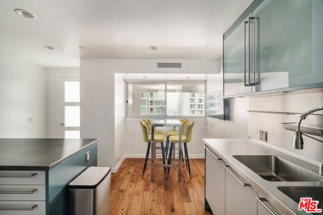 10375 Wilshire Boulevard 11H, Los Angeles, CA 90024 — photo 17 of 29