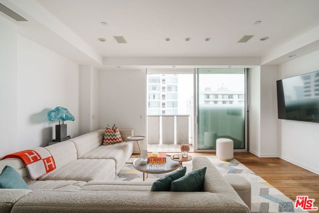 10375 Wilshire Boulevard 11H, Los Angeles, CA 90024 — photo 4 of 29