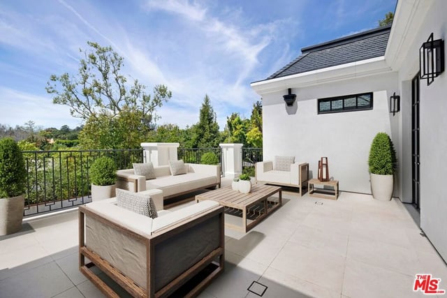 155 N Anita Avenue, Los Angeles, CA 90049 — photo 15 of 30