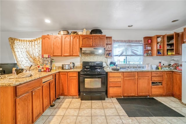 151 W 110th Street, Los Angeles, CA 90061 — photo 2 of 23