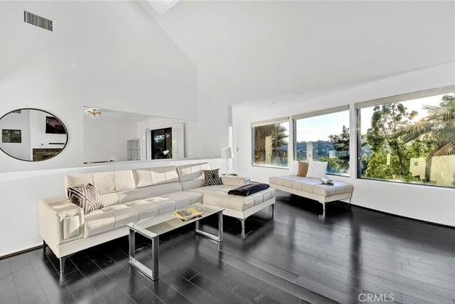 4939 Medina Drive, Woodland Hills, CA 91364 — photo 3 of 44