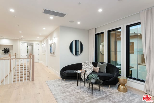 831 N Spaulding Avenue, Los Angeles, CA 90046 — photo 11 of 26
