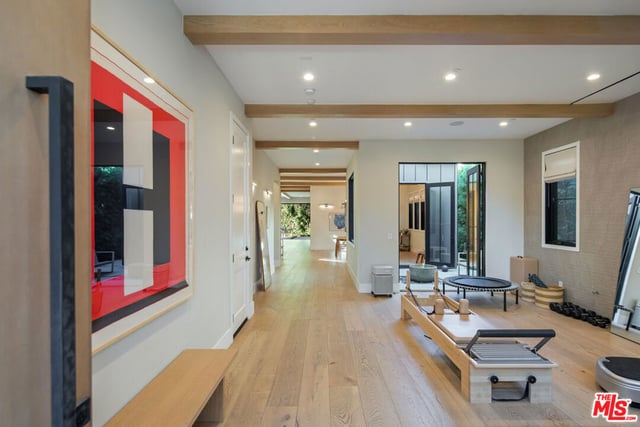 831 N Spaulding Avenue, Los Angeles, CA 90046 — photo 4 of 26