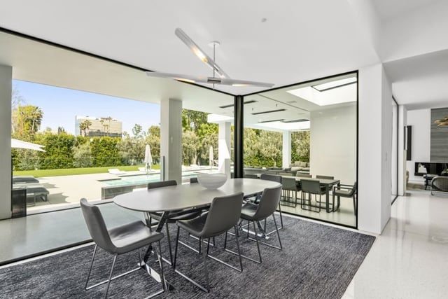 16032 VALLEY VISTA Boulevard, Encino, CA 91436 — photo 20 of 44