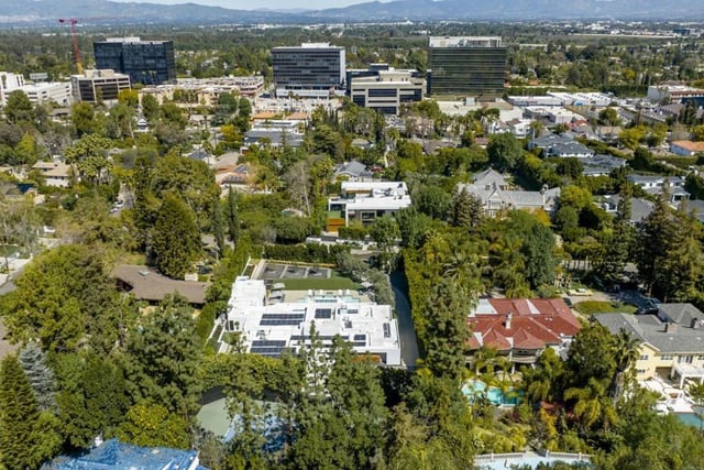 16032 VALLEY VISTA Boulevard, Encino, CA 91436 — photo 43 of 44