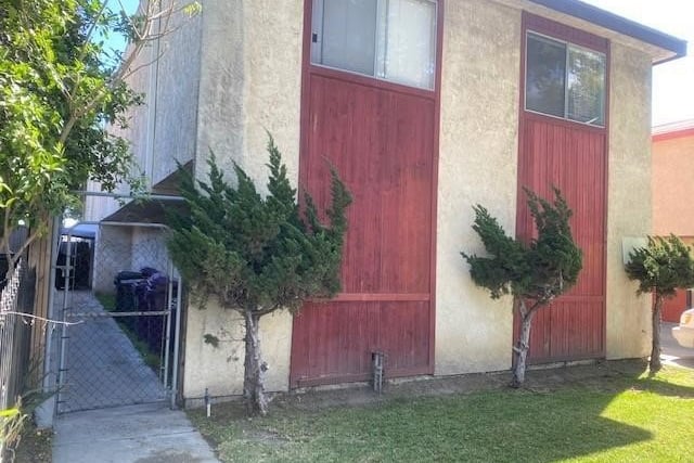 6140 Orange Avenue, Long Beach, CA 90805 — photo 2 of 8