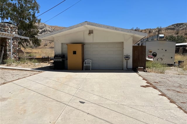 15840 Sierra Highway, Canyon Country, CA 91390 — photo 5 of 22