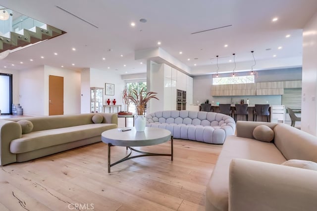 737 N Cherokee Avenue, Los Angeles, CA 90038 — photo 10 of 50