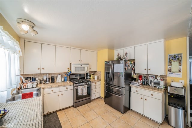 606 S Darney Avenue, West Covina, CA 91792 — photo 13 of 45