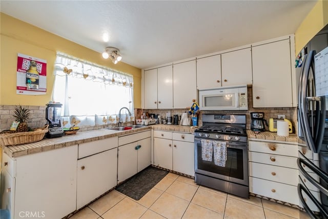 606 S Darney Avenue, West Covina, CA 91792 — photo 14 of 45