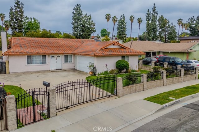 606 S Darney Avenue, West Covina, CA 91792 — photo 4 of 45