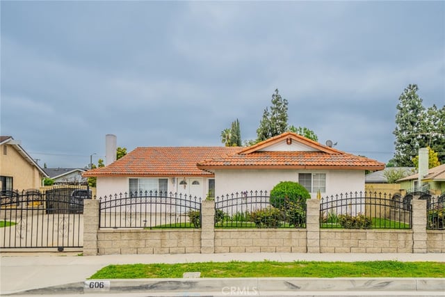 606 S Darney Avenue, West Covina, CA 91792 — photo 5 of 45