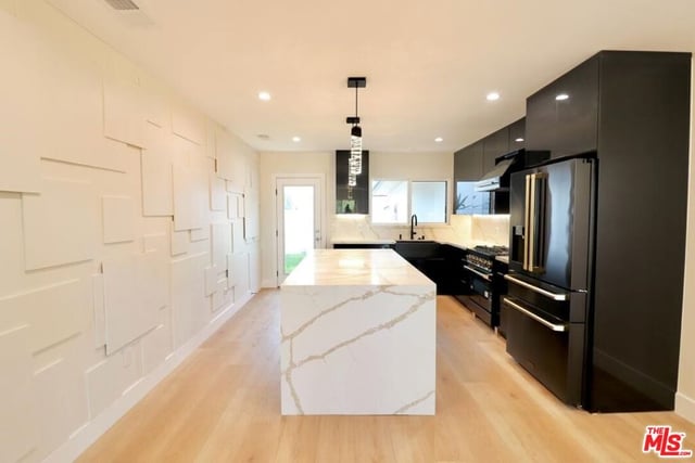 5005 Catalon Avenue, Woodland Hills, CA 91364 — photo 15 of 51