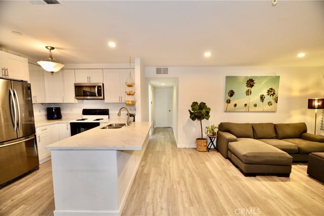 8712 Chessington Drive 255D, Inglewood, CA 90305 — photo 4 of 31