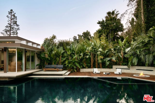 1061 Loma Vista Drive, Beverly Hills, CA 90210 — photo 14 of 27