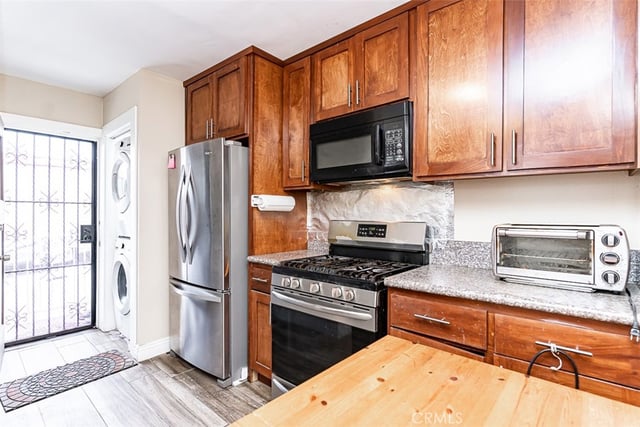 8462 S Denker Avenue, Los Angeles, CA 90047 — photo 11 of 18