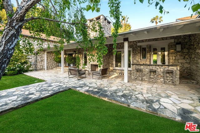 422 Parkwood Drive, Los Angeles, CA 90077 — photo 4 of 54