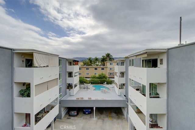 5454 Zelzah Avenue 215, Encino, CA 91316 — photo 20 of 29