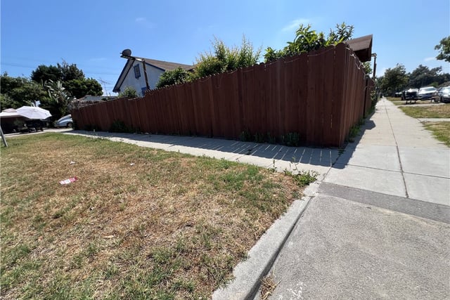 1500 W 52nd, Los Angeles, CA 90062 — photo 4 of 9