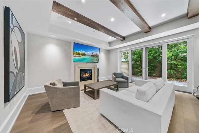 823 S Bundy Drive 110, Los Angeles, CA 90049 — photo 16 of 48