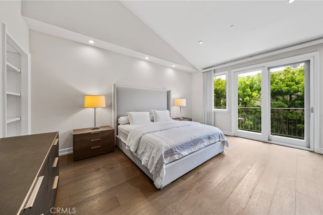 823 S Bundy Drive 110, Los Angeles, CA 90049 — photo 27 of 48