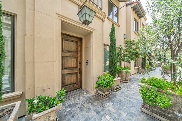 823 S Bundy Drive 110, Los Angeles, CA 90049 — photo 4 of 48