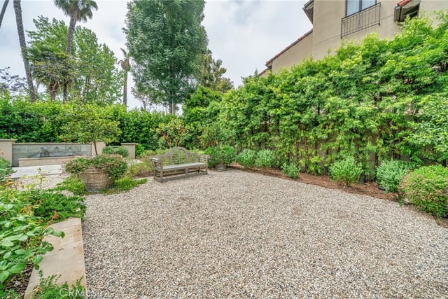 823 S Bundy Drive 110, Los Angeles, CA 90049 — photo 6 of 48