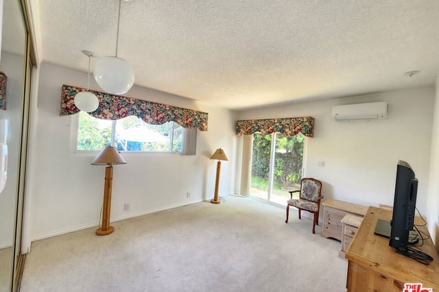 8130 Grimsby Avenue, Los Angeles, CA 90045 — photo 22 of 36