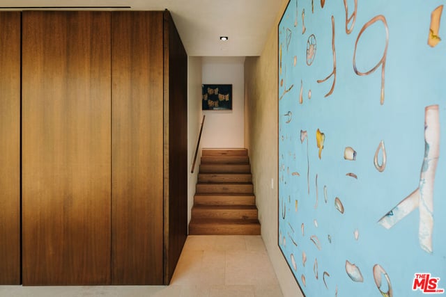 717 Moreno Avenue, Los Angeles, CA 90049 — photo 17 of 34