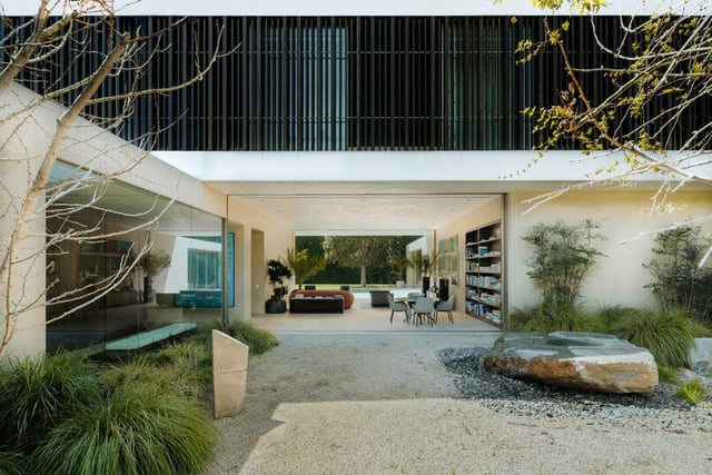717 Moreno Avenue, Los Angeles, CA 90049 — photo 5 of 34