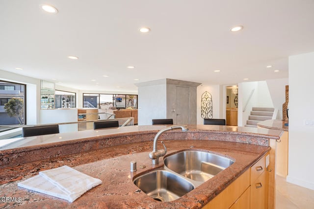 3300 Ocean Drive, Oxnard, CA 93035 — photo 14 of 59