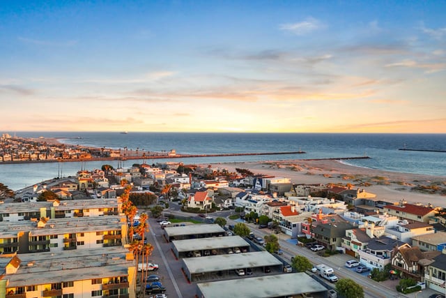 3300 Ocean Drive, Oxnard, CA 93035 — photo 4 of 59