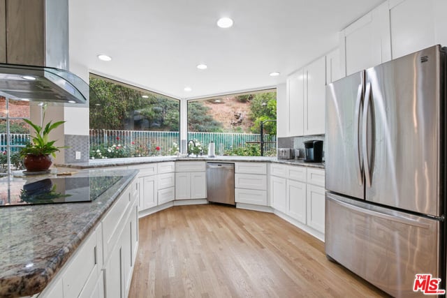 17175 Avenida De Santa Ynez, Pacific Palisades, CA 90272 — photo 8 of 42