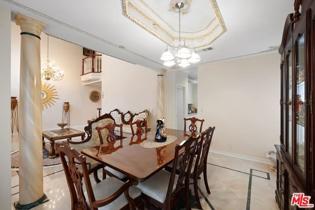 2431 Benedict Canyon Drive, Beverly Hills, CA 90210 — photo 12 of 65