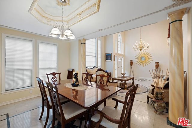 2431 Benedict Canyon Drive, Beverly Hills, CA 90210 — photo 13 of 65