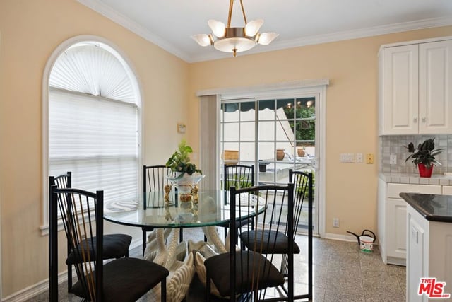 2431 Benedict Canyon Drive, Beverly Hills, CA 90210 — photo 19 of 65