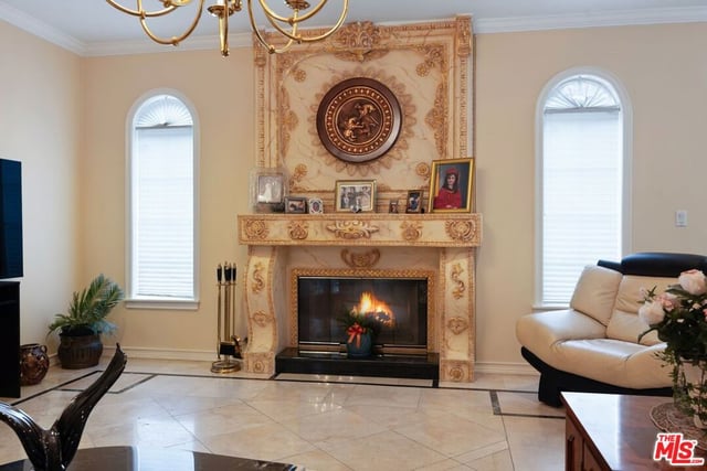 2431 Benedict Canyon Drive, Beverly Hills, CA 90210 — photo 28 of 65