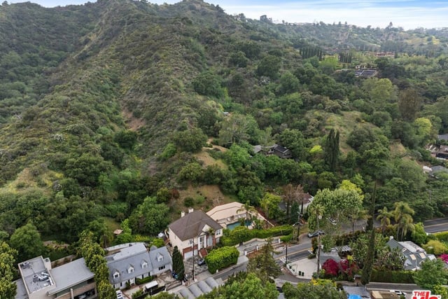 2431 Benedict Canyon Drive, Beverly Hills, CA 90210 — photo 60 of 65