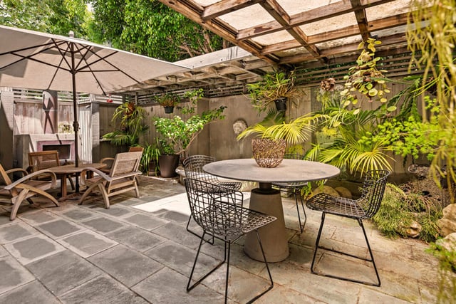 853 S Bundy Drive, Los Angeles, CA 90049 — photo 2 of 24